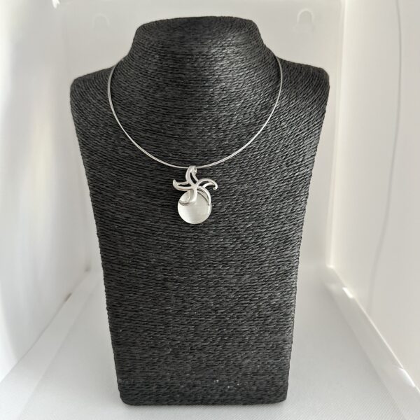 collier pierre en fibre de verre polie