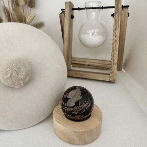 sphere rhodonite pierres,bien -être et douceur