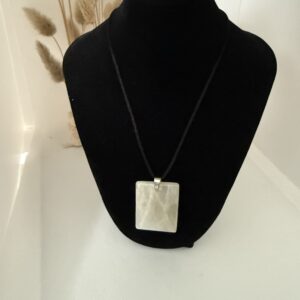 Pendentif rectangle en pierre de lune beige
